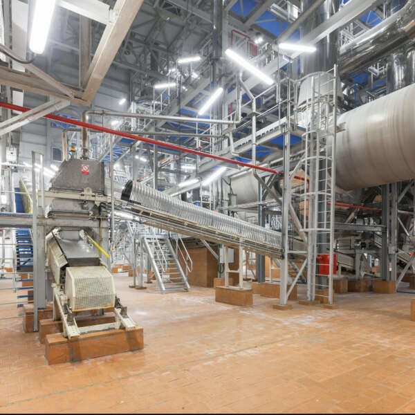 The conveyor system and the drum mold at the plant for the production of ammonium nitrate The conveyor system and the drum mold at the plant for the production of ammonium nitrate